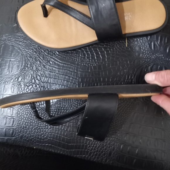 KENNETH COLE 'Reaction' Sandals - Picture 3 of 5